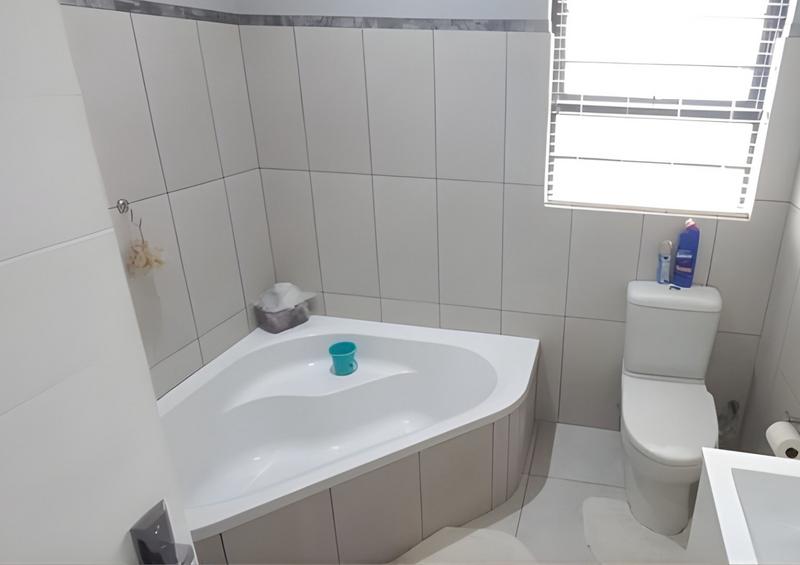 3 Bedroom Property for Sale in Admirals Park Western Cape